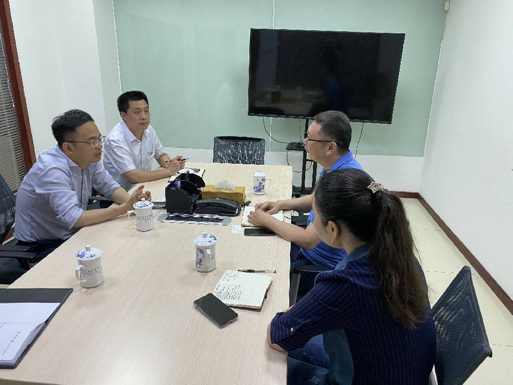 无锡市工信局领导来米兰体育·网站在线登入官网-米兰体育(中国)科技开展“三联三解”活动